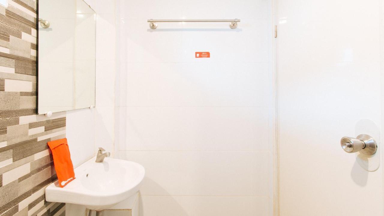 Reddoorz @ Walk Inn Hotel Manila Exterior photo